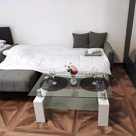 Apartment Vs